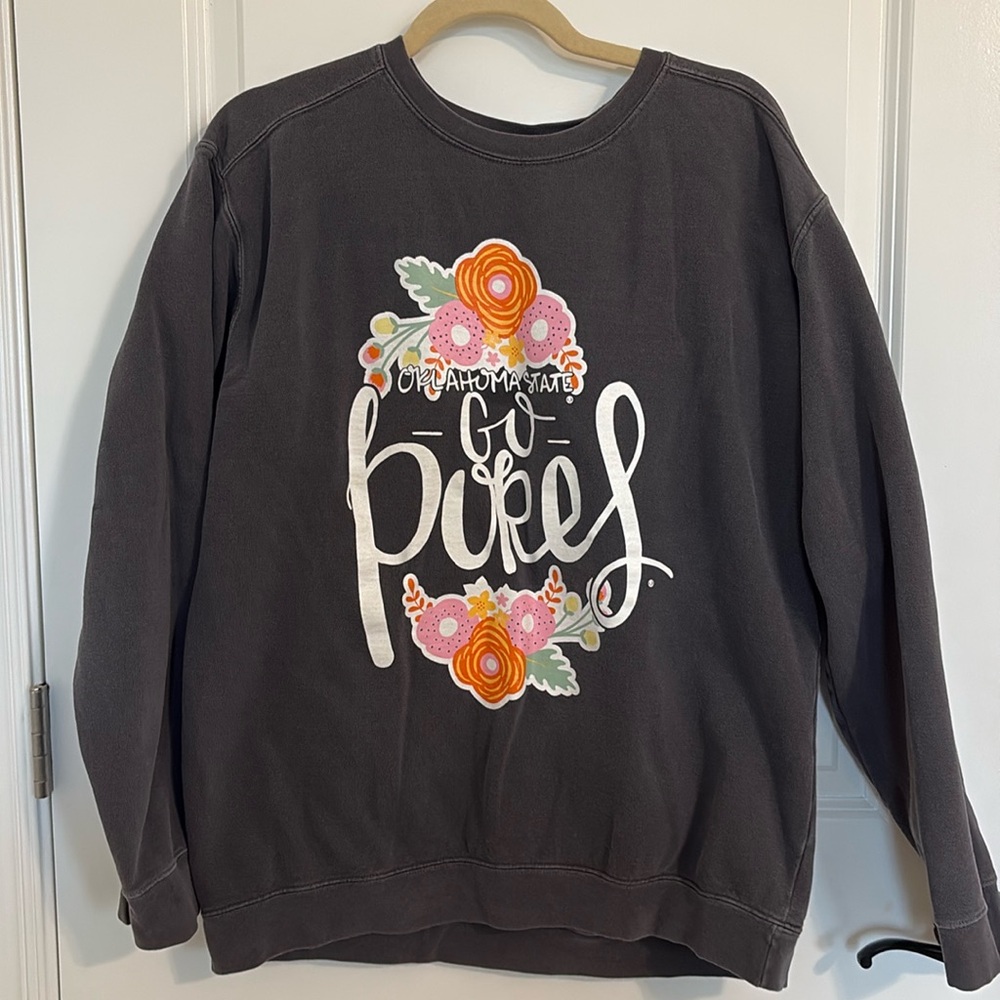 Calamity Jane comfort colors sweatshirt. size M